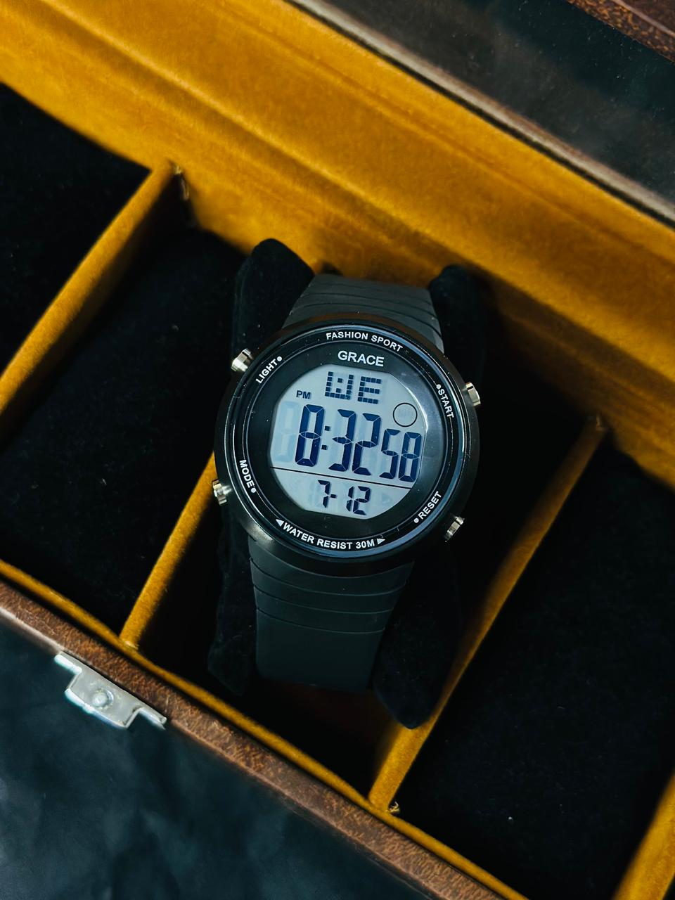 sport watch full waterproof