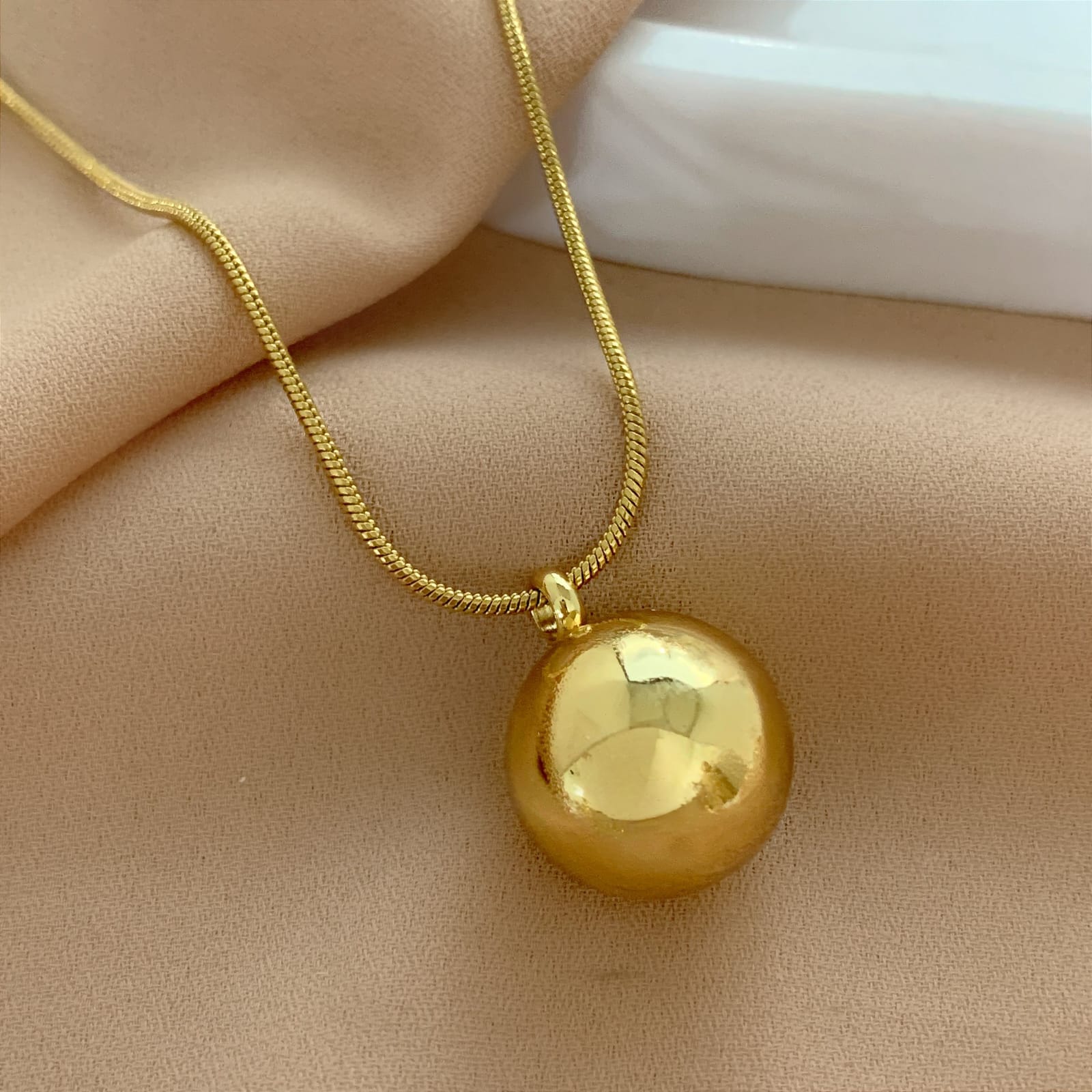 Ball pendant